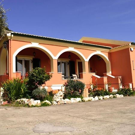 Villa Skafonas Sinarades Luaran gambar