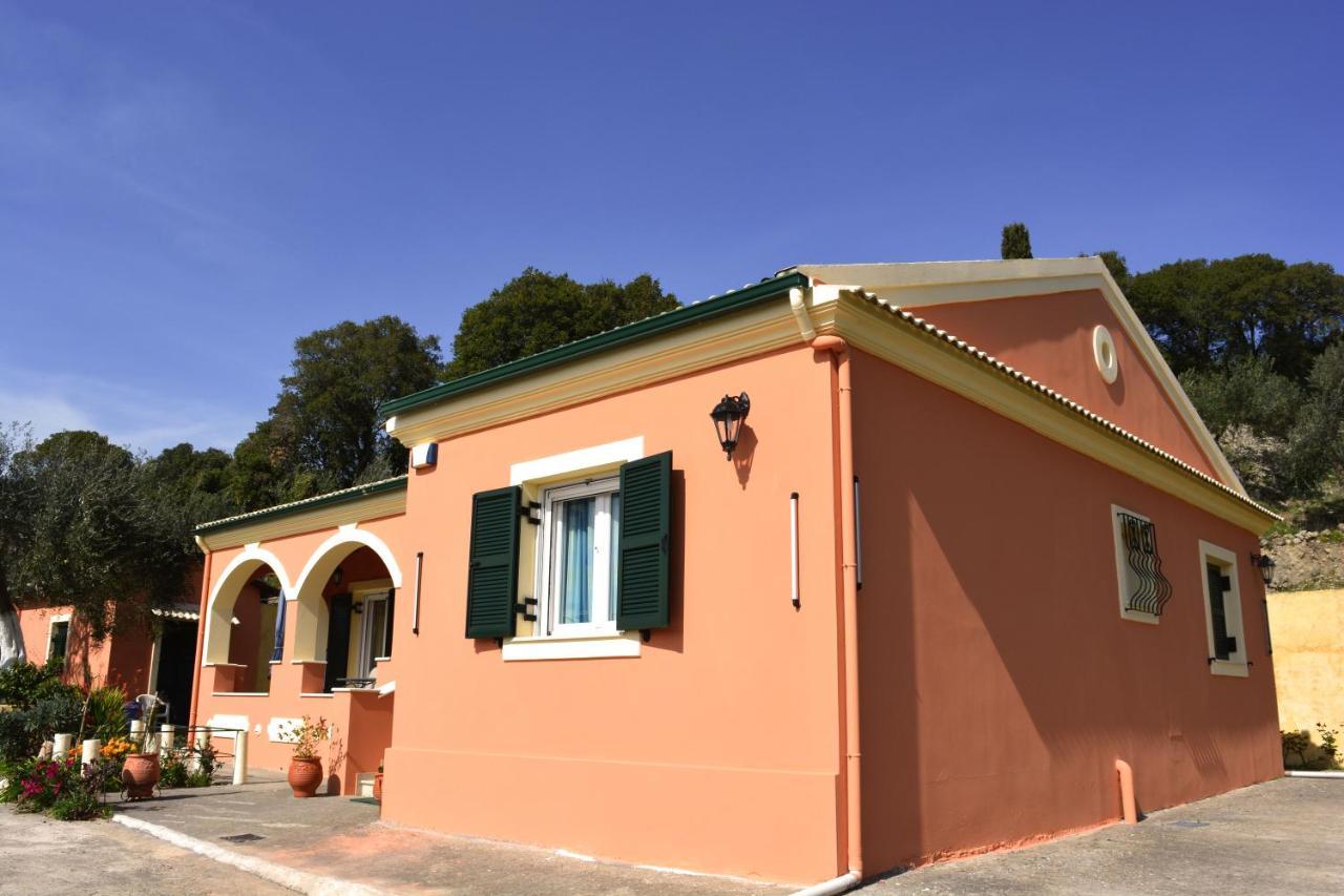 Villa Skafonas Sinarades Luaran gambar