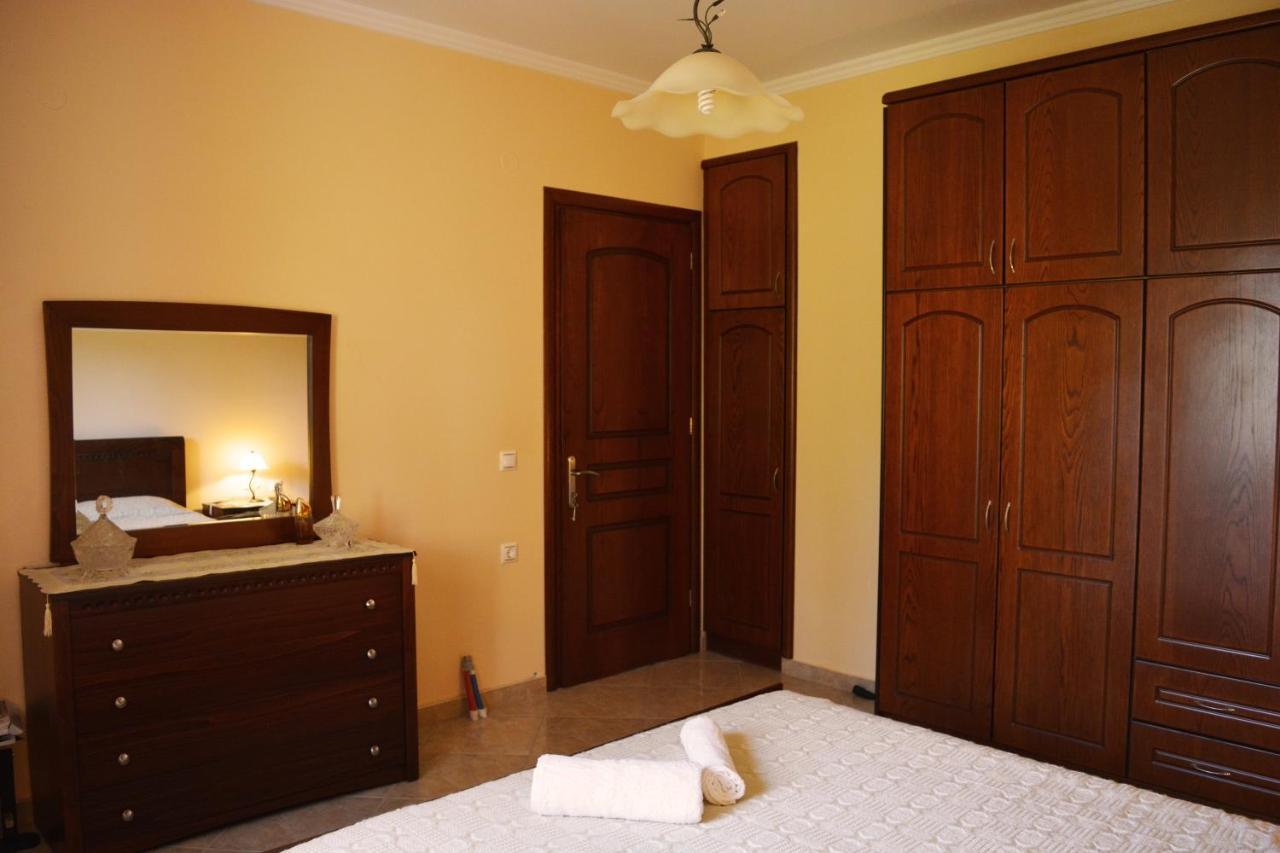 Villa Skafonas Sinarades Luaran gambar